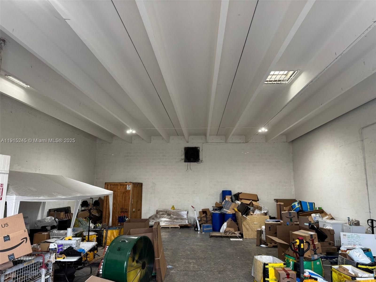 See details 7811 / sq. ft. $ 2025-11-17 0 Photo