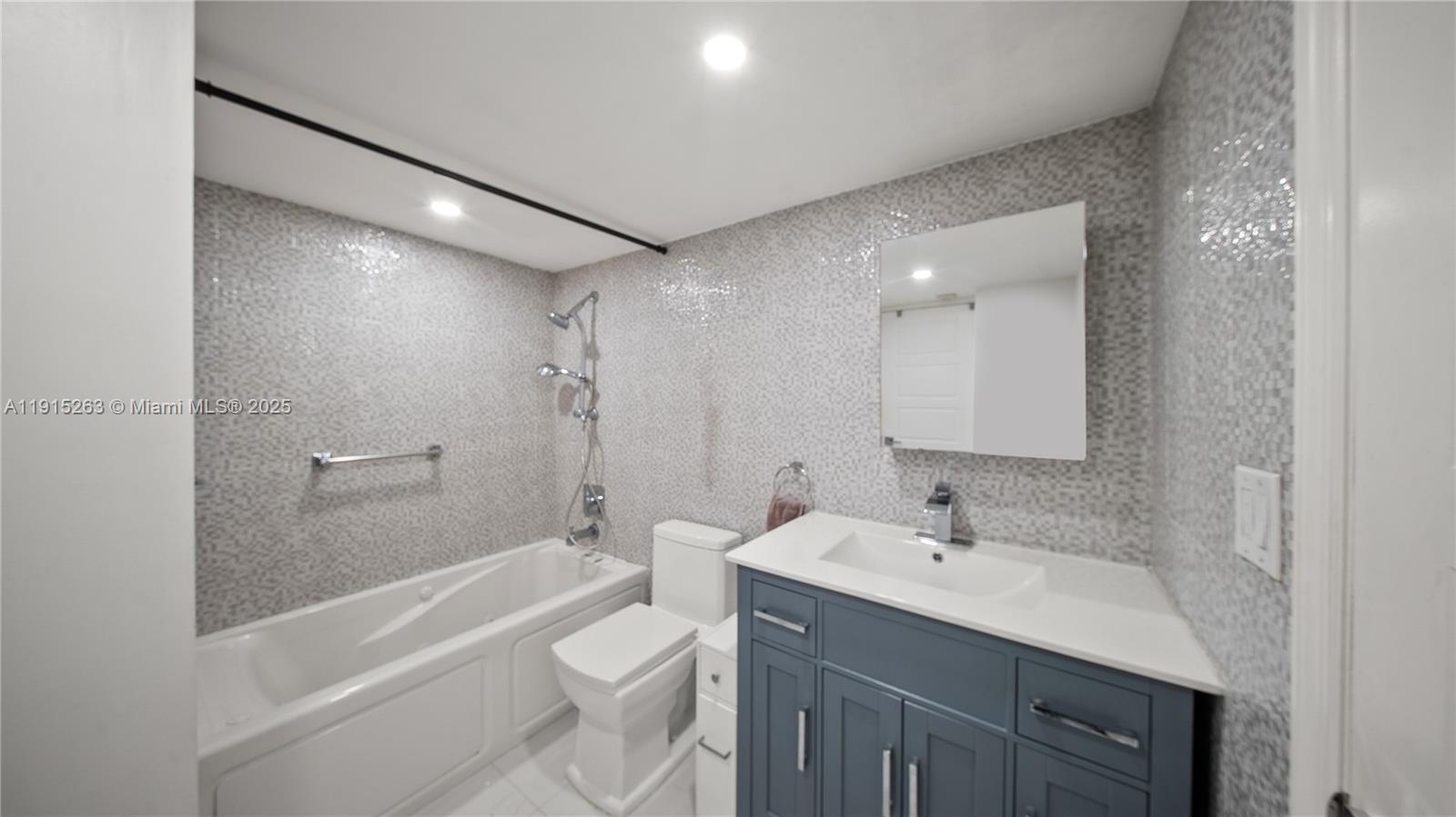 Photo of 2030 Ocean Dr  #1716, Hallandale Beach, Florida, 33009 - 