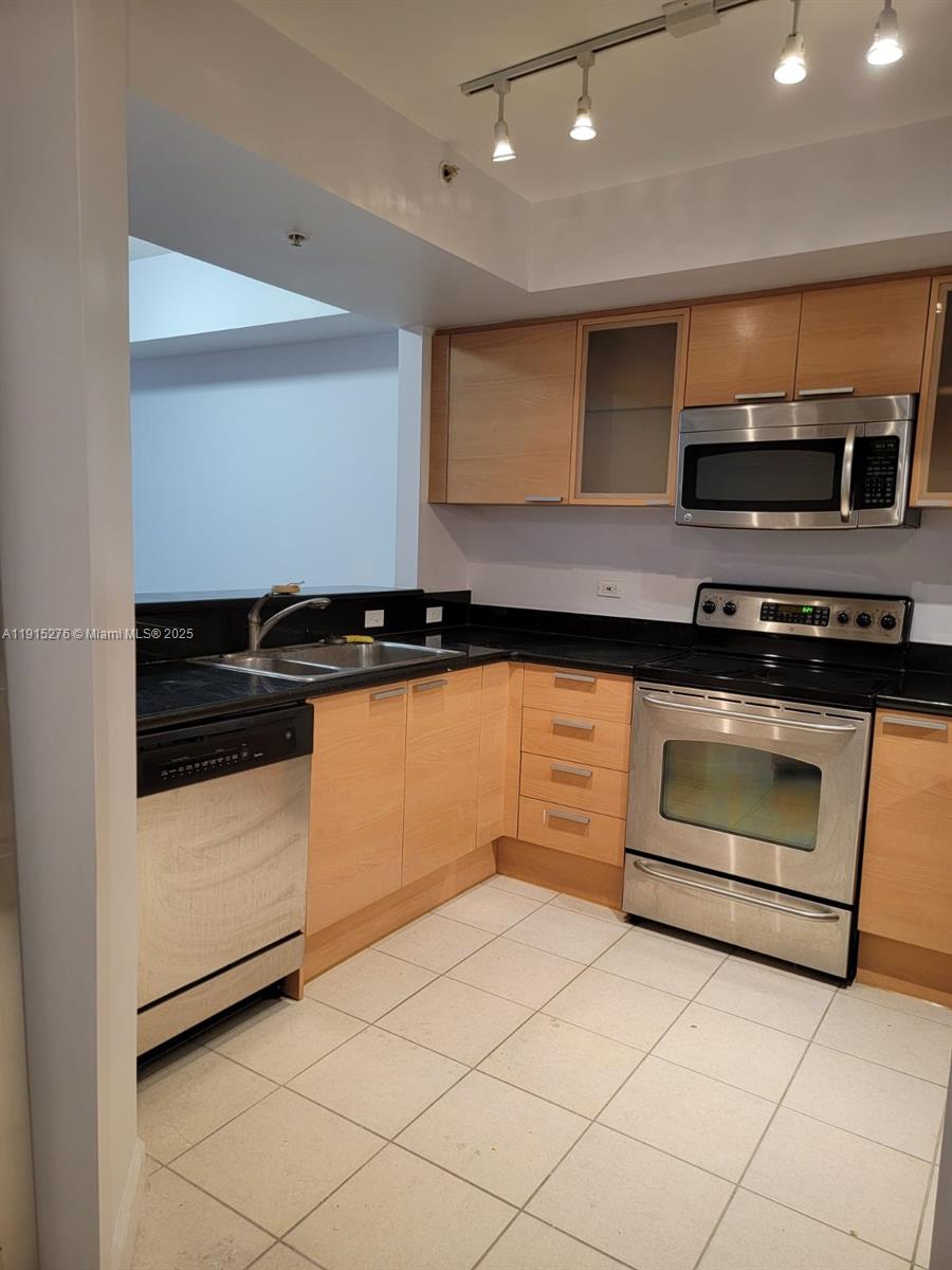 Photo of 140 Dixie Hwy  #908, Hollywood, Florida, 33020 - 