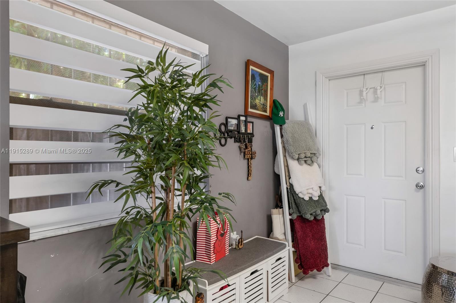   /  2720 sq. ft. $ 2025-11-17 0 Photo