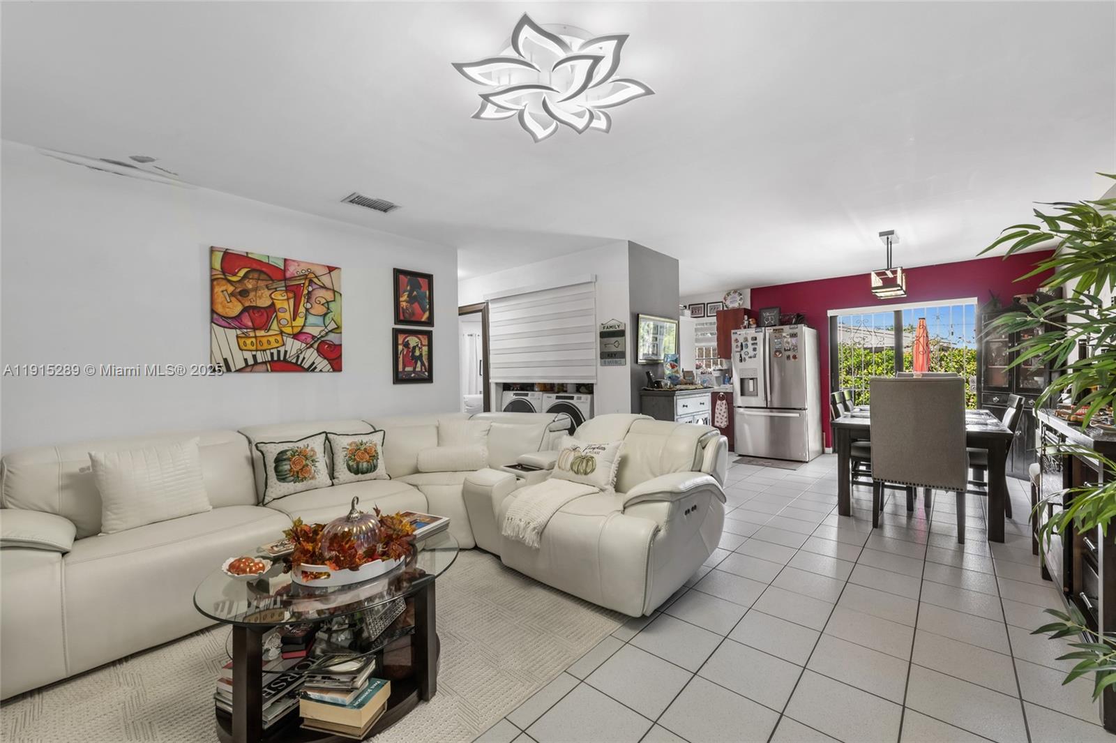   /  2720 sq. ft. $ 2025-11-17 0 Photo