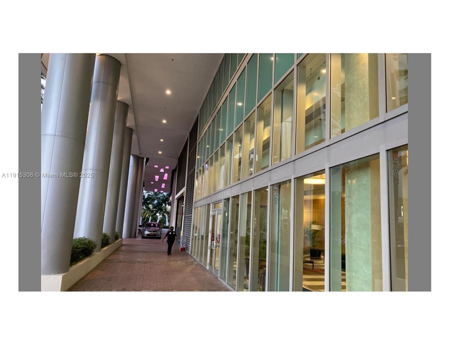 1910  /   кв.футов $ 2025-11-17 0 Фото