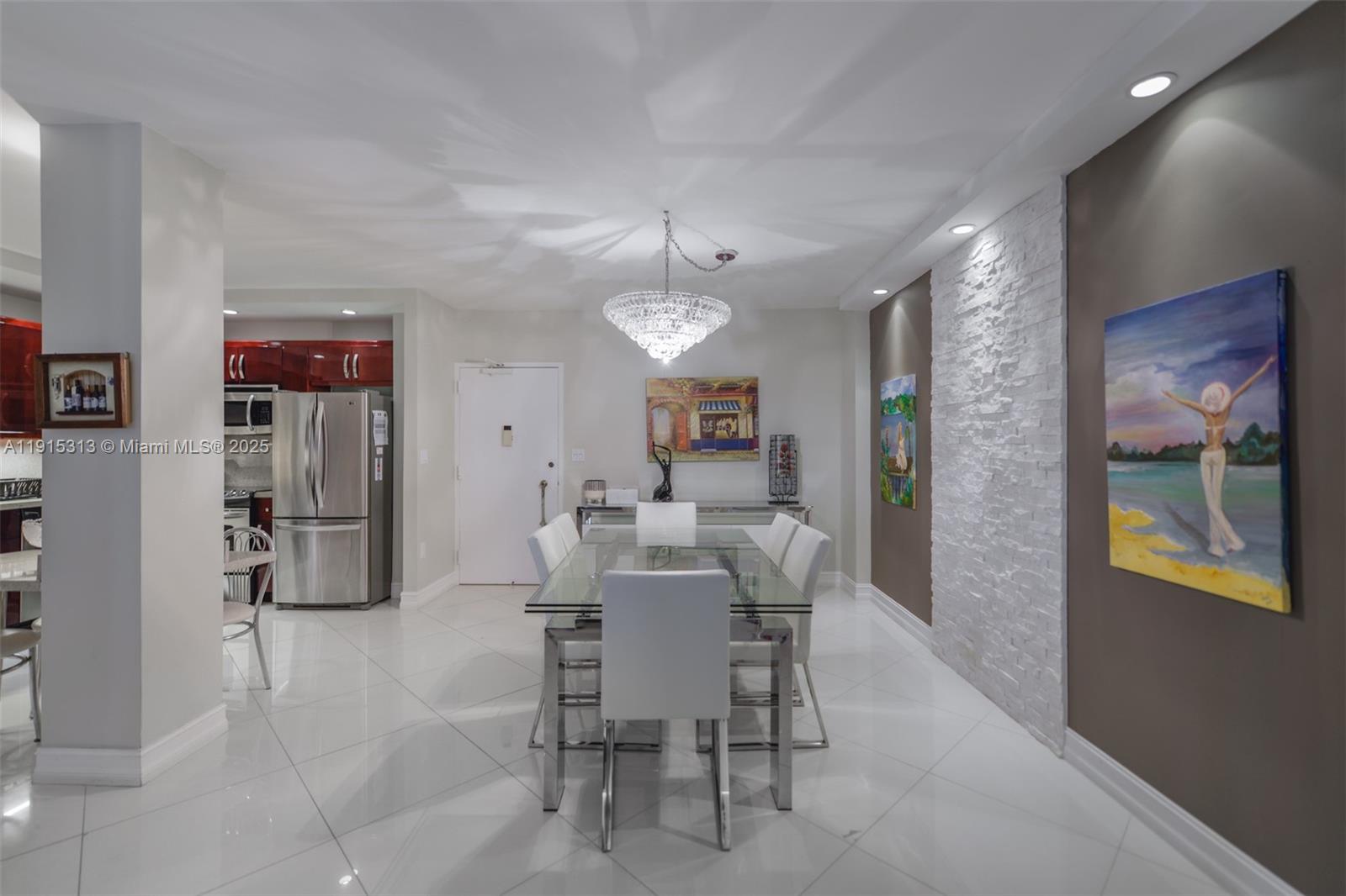 See details 5G 2 / 2 1240 sq. ft. $ 2025-11-17 0 Photo