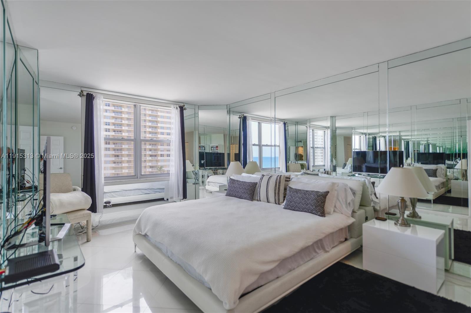 See details 5G 2 / 2 1240 sq. ft. $ 2025-11-17 0 Photo