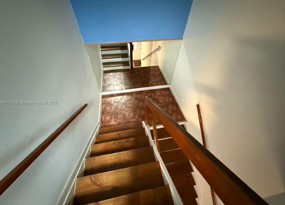 See details 19 / sq. ft. $ 2025-11-17 0 Photo