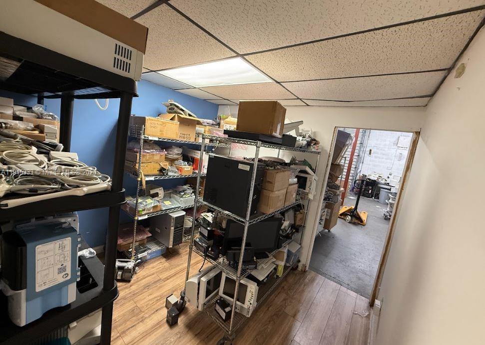 See details 19 / sq. ft. $ 2025-11-17 0 Photo