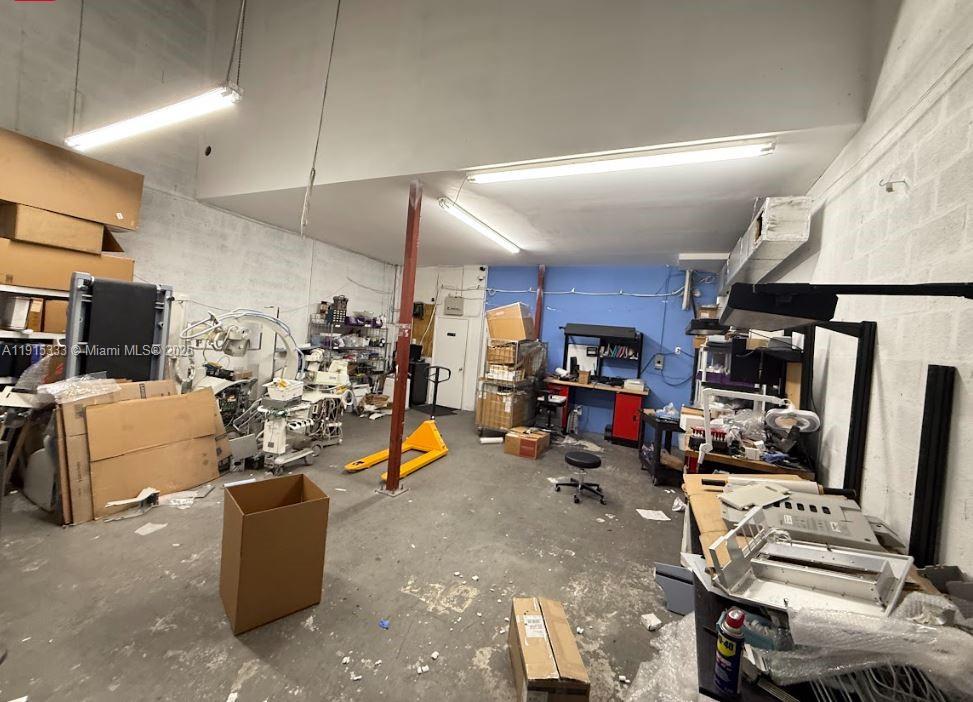 See details 19 / sq. ft. $ 2025-11-17 0 Photo