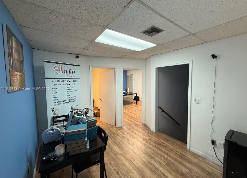 See details 19 / sq. ft. $ 2025-11-17 0 Photo