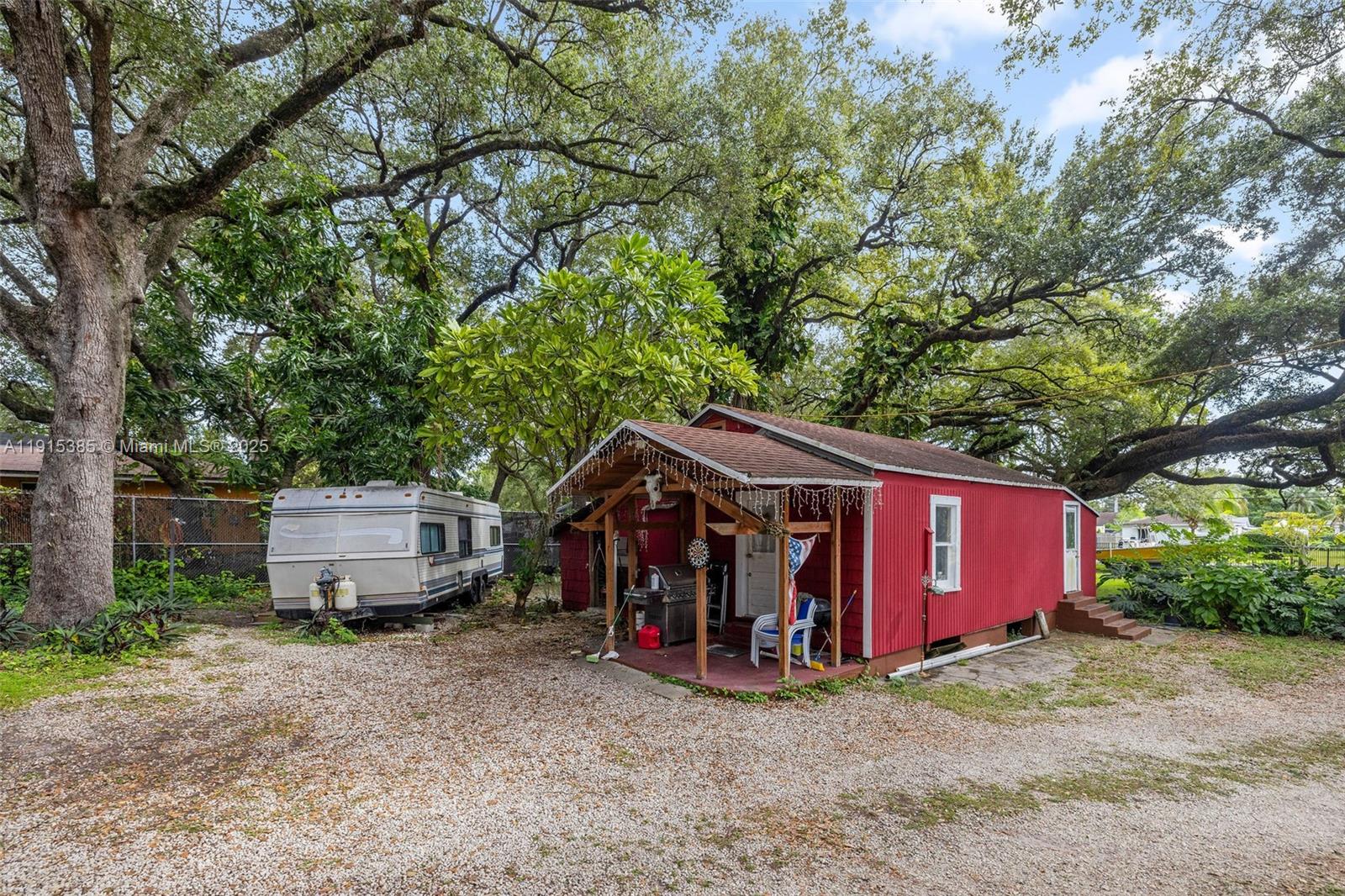   /  4886 кв.футов $ 2025-11-17 0 Фото