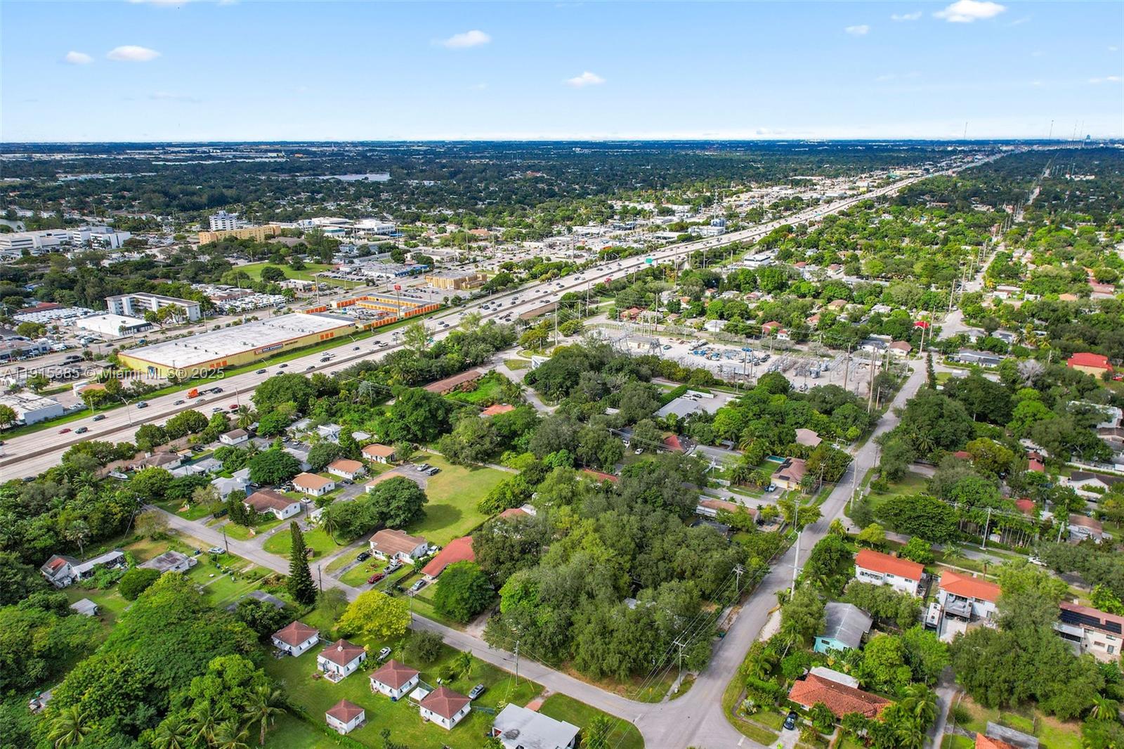   /  4886 кв.футов $ 2025-11-17 0 Фото