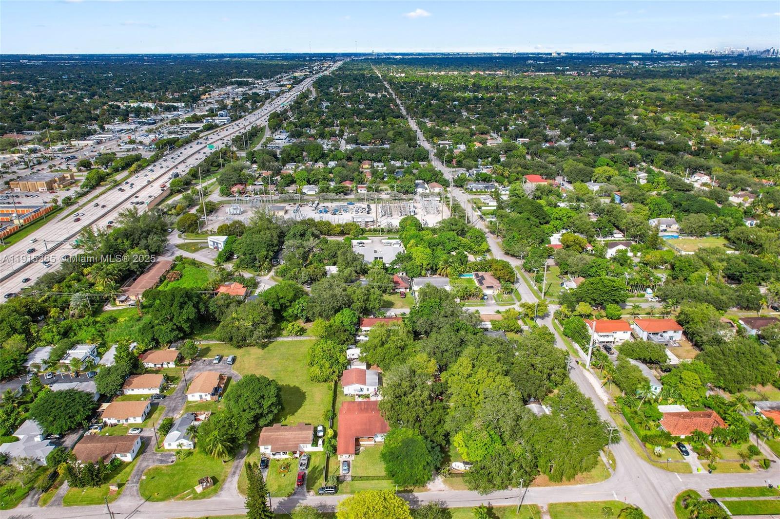   /  4886 кв.футов $ 2025-11-17 0 Фото