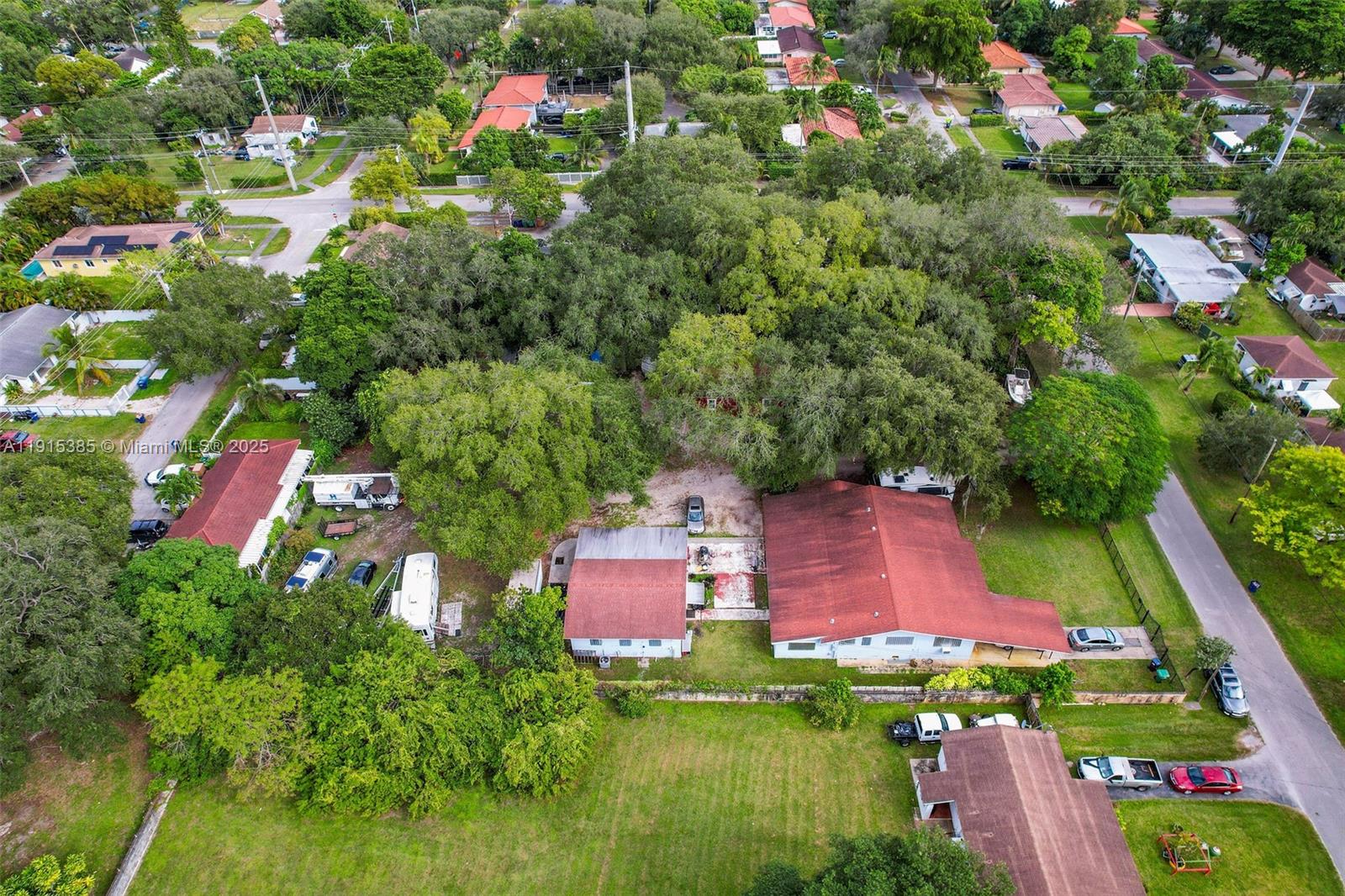   /  4886 кв.футов $ 2025-11-17 0 Фото