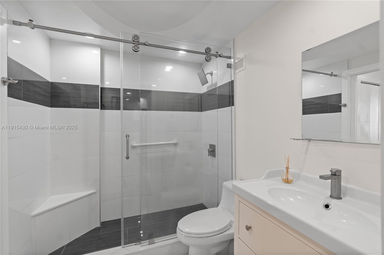 Photo of 3725 Ocean Dr #1225, Hollywood, Florida, 33019 -