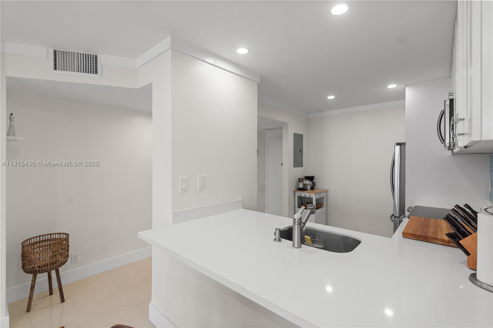 Photo of 3725 Ocean Dr #1225, Hollywood, Florida, 33019 -