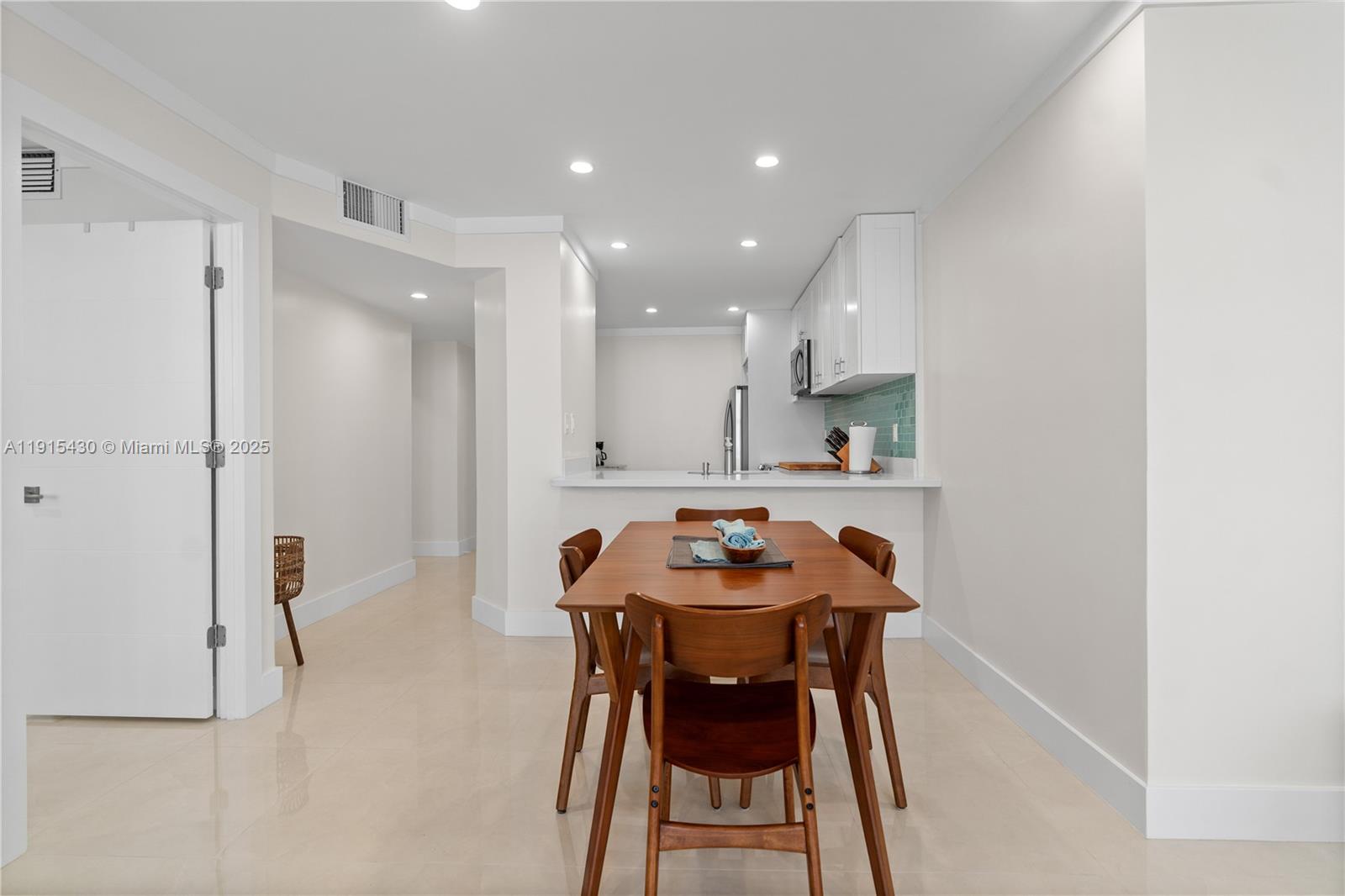 Photo of 3725 Ocean Dr #1225, Hollywood, Florida, 33019 -