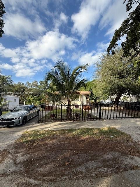   /  2000 sq. ft. $ 2025-11-17 0 Photo