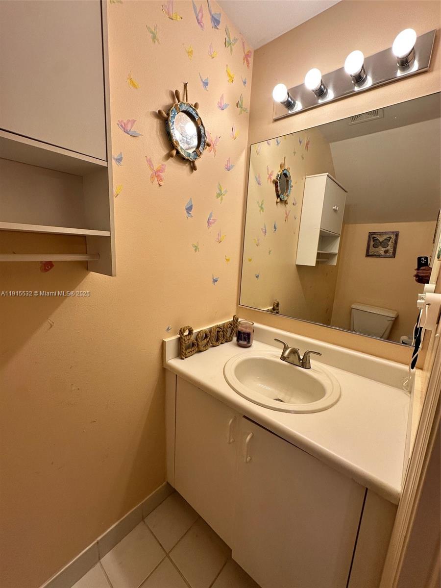 Ver detalles 1365 2 / 2 969 sq. ft. $ 2025-11-17 0 foto