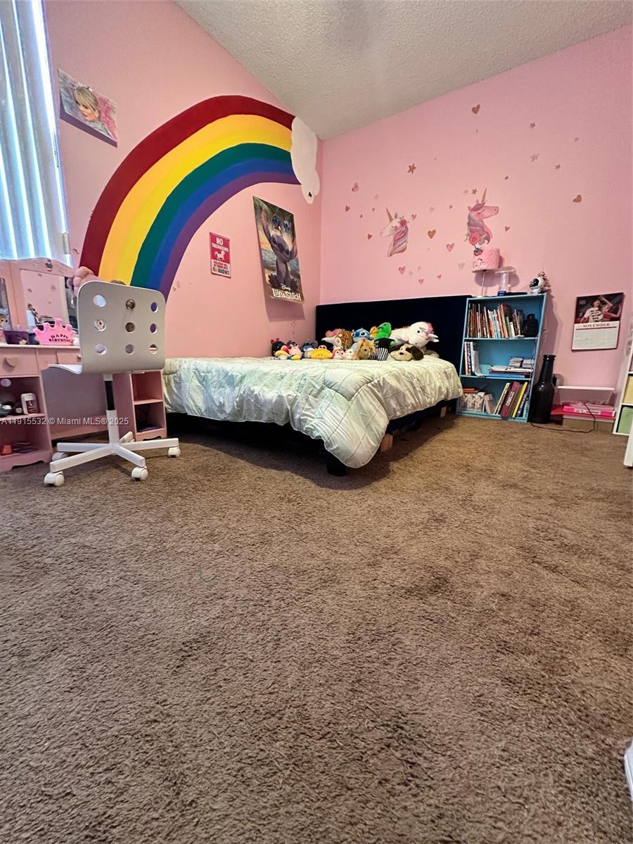 Ver detalles 1365 2 / 2 969 sq. ft. $ 2025-11-17 0 foto