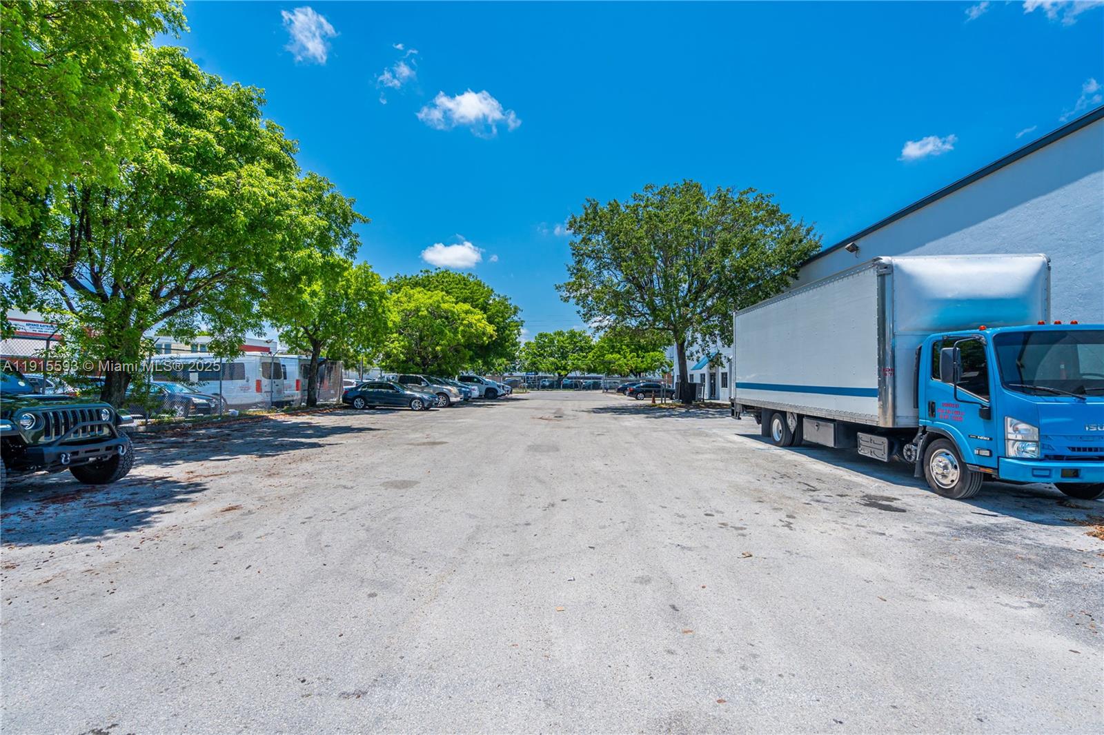   /   sq. ft. $ 2025-11-17 0 Photo