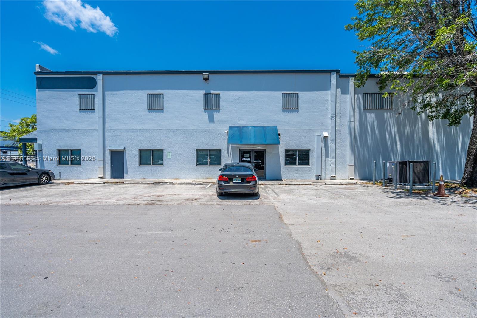   /   sq. ft. $ 2025-11-17 0 Photo