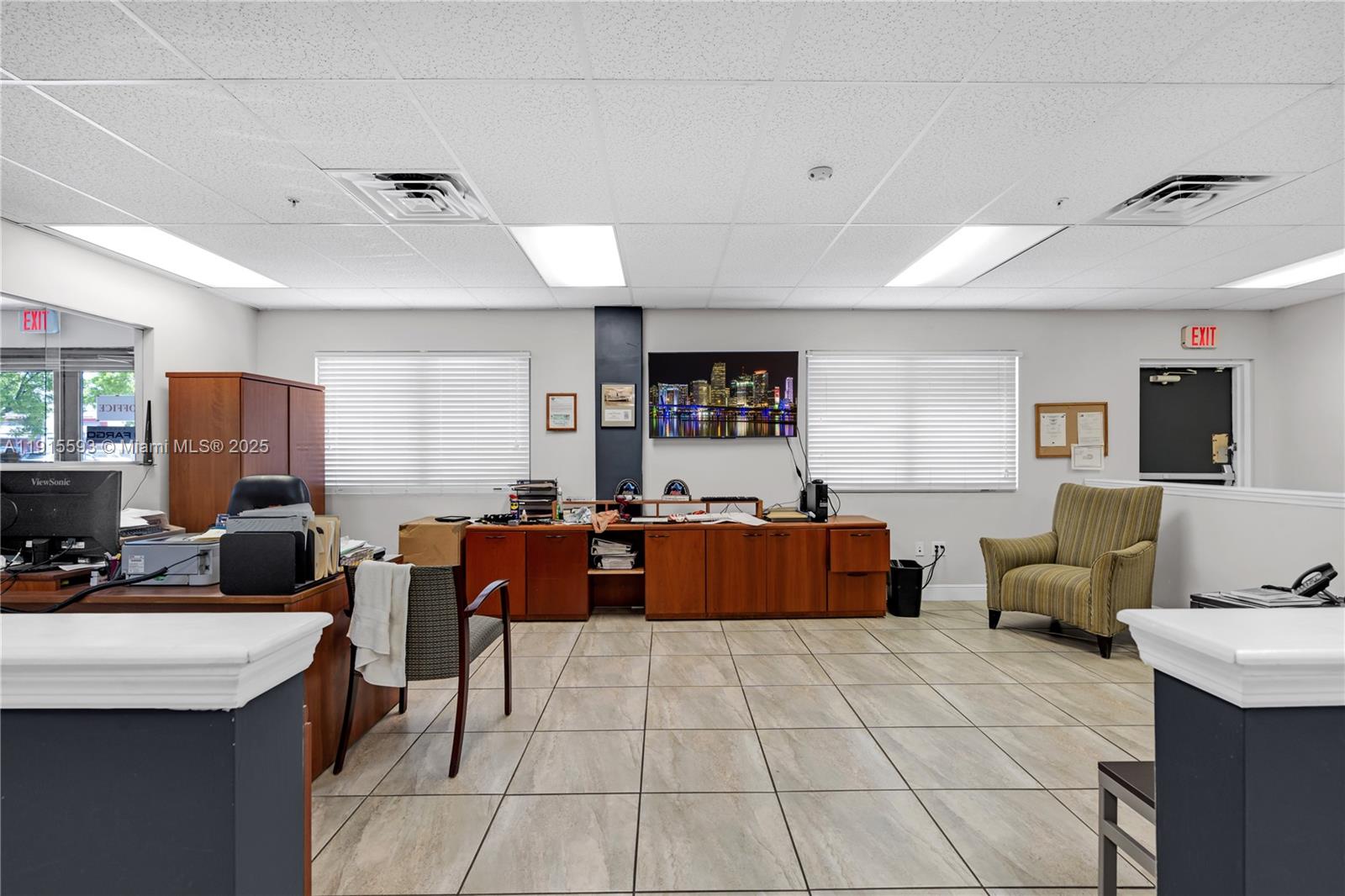   /   sq. ft. $ 2025-11-17 0 Photo