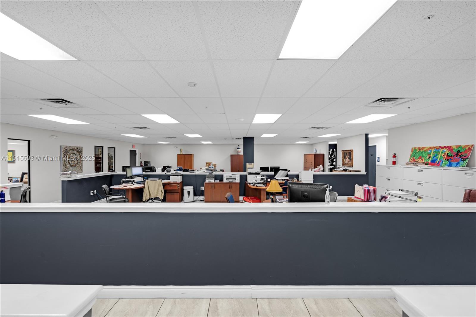   /   sq. ft. $ 2025-11-17 0 Photo