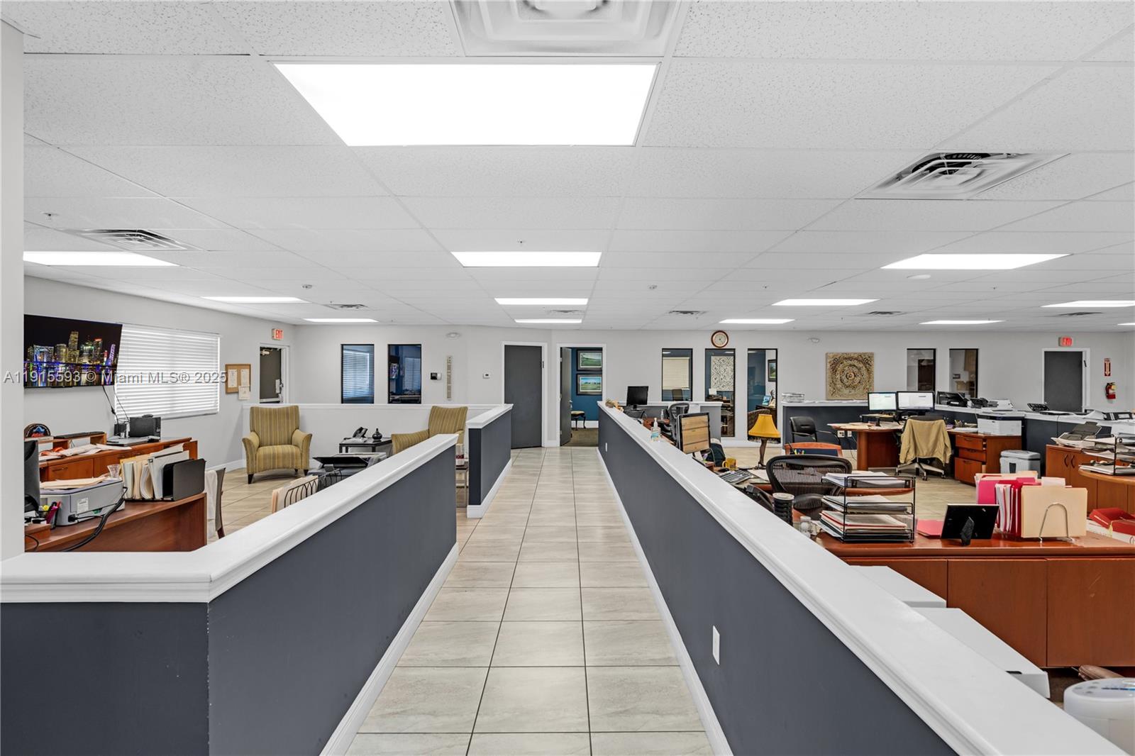   /   sq. ft. $ 2025-11-17 0 Photo