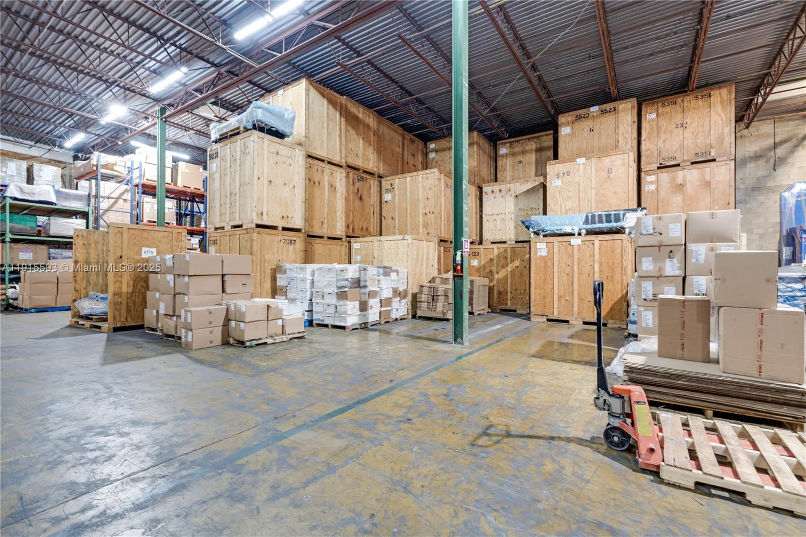   /   sq. ft. $ 2025-11-17 0 Photo