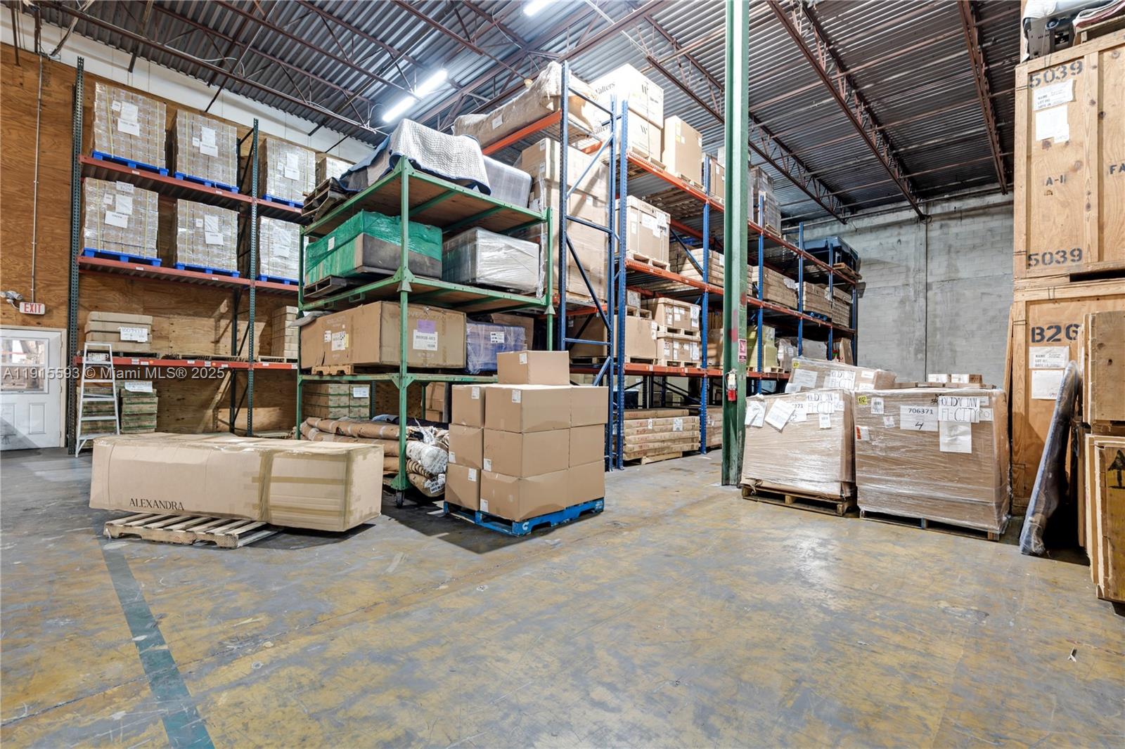   /   sq. ft. $ 2025-11-17 0 Photo