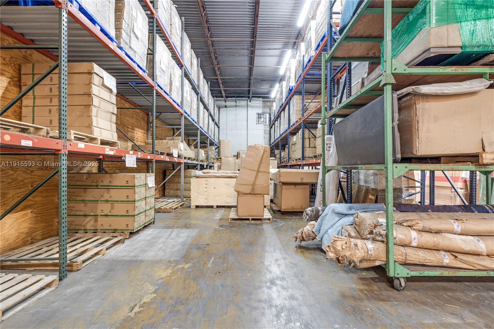   /   sq. ft. $ 2025-11-17 0 Photo