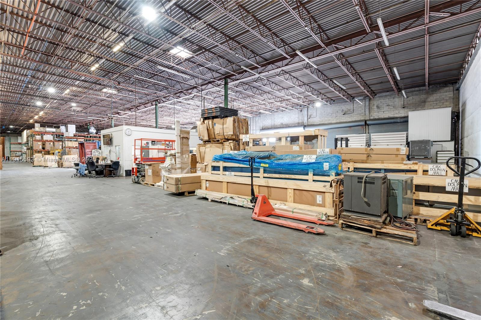   /   sq. ft. $ 2025-11-17 0 Photo