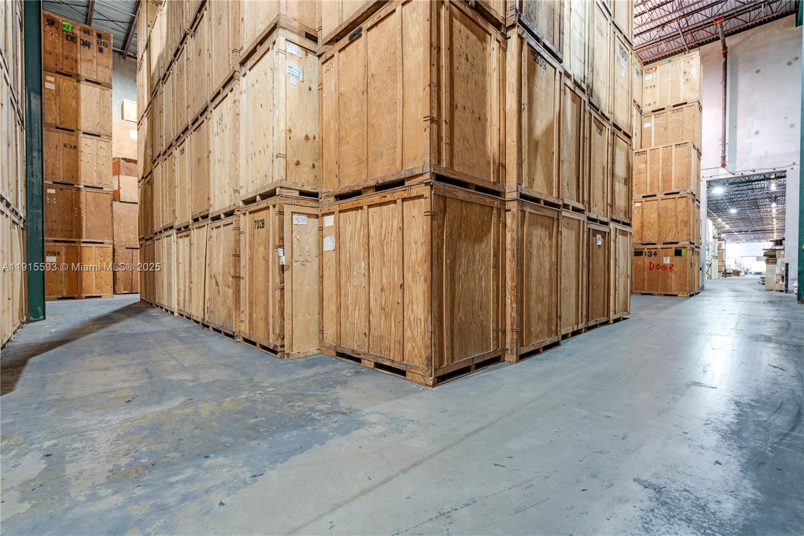   /   sq. ft. $ 2025-11-17 0 Photo