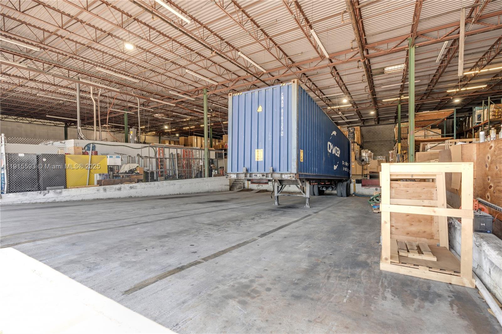   /   sq. ft. $ 2025-11-17 0 Photo