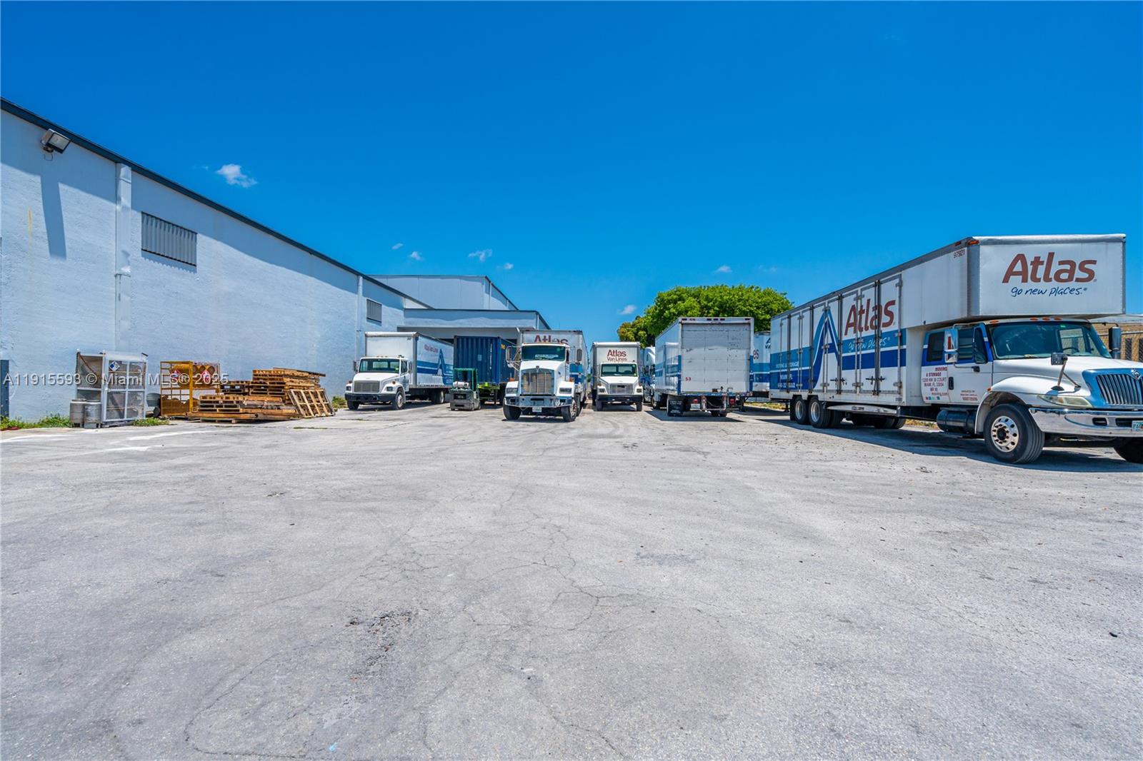   /   sq. ft. $ 2025-11-17 0 Photo