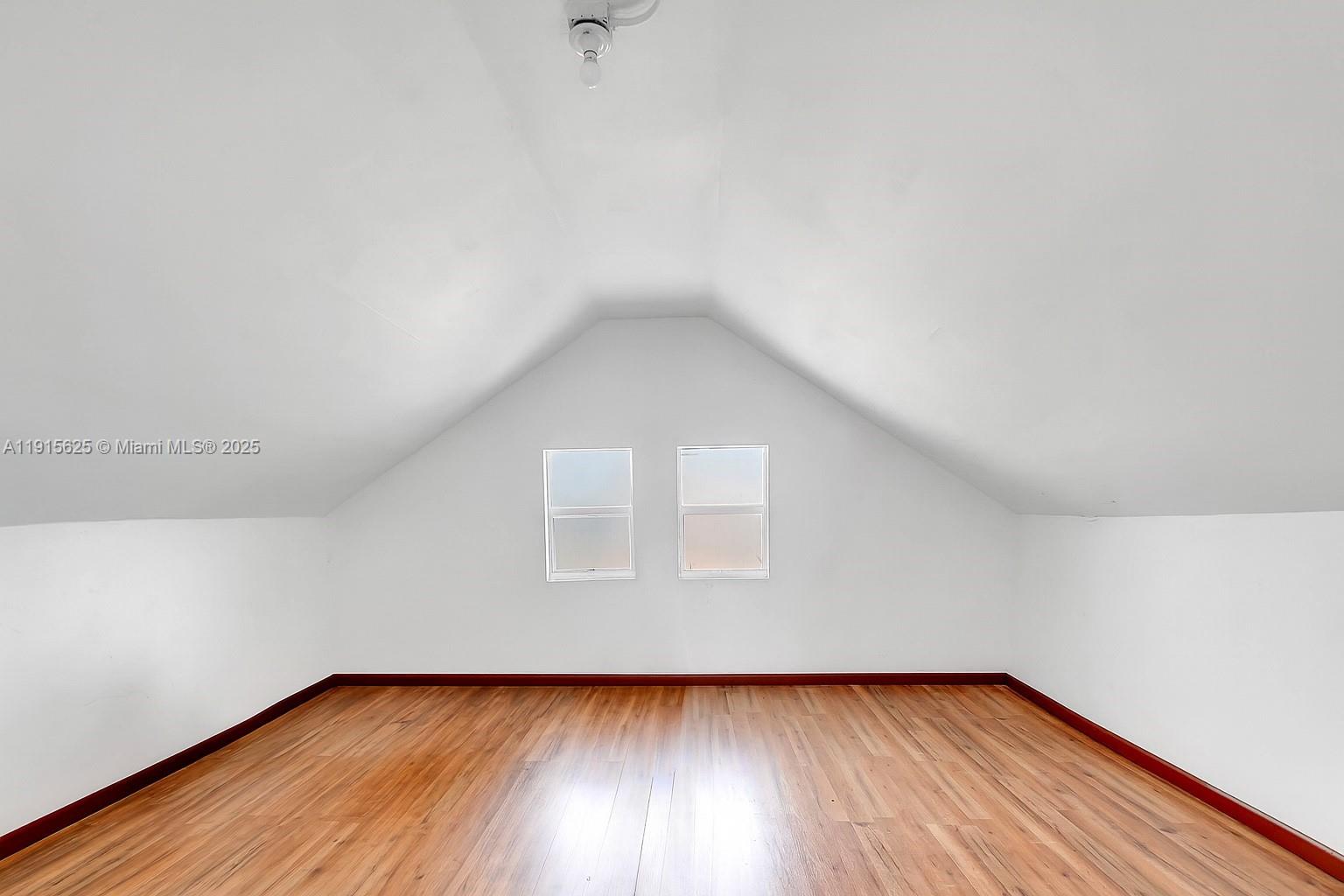   /   sq. ft. $ 2025-11-17 0 Photo