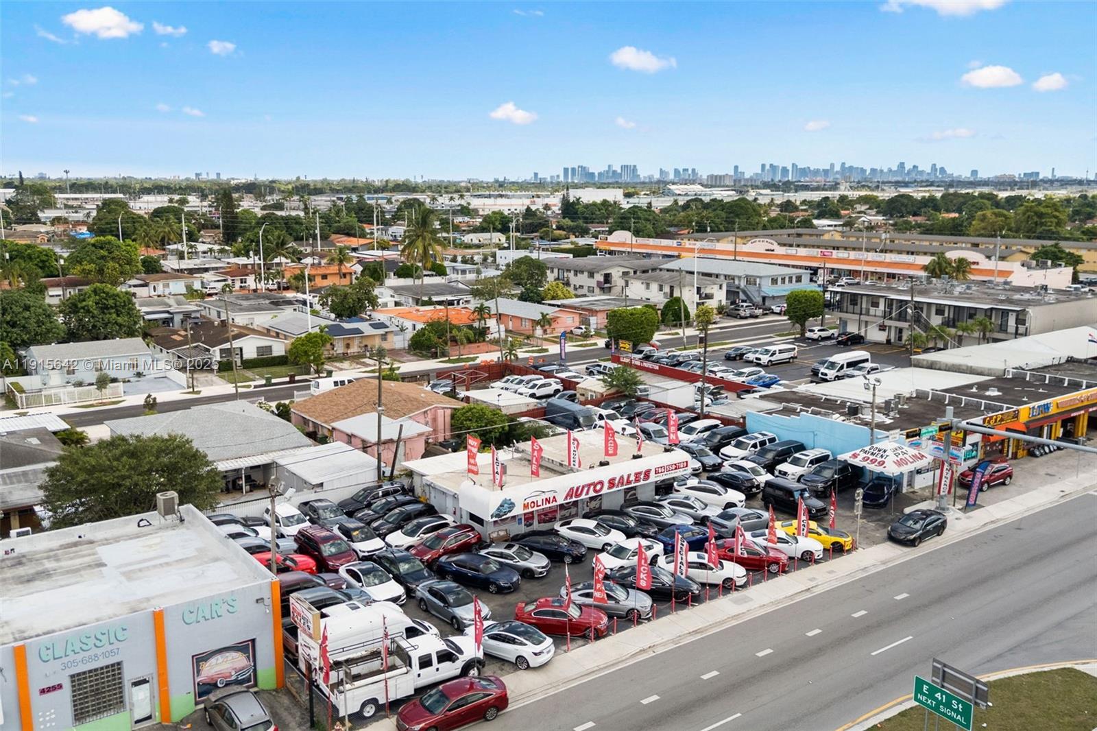   /   кв.футов $ 2025-11-17 0 Фото