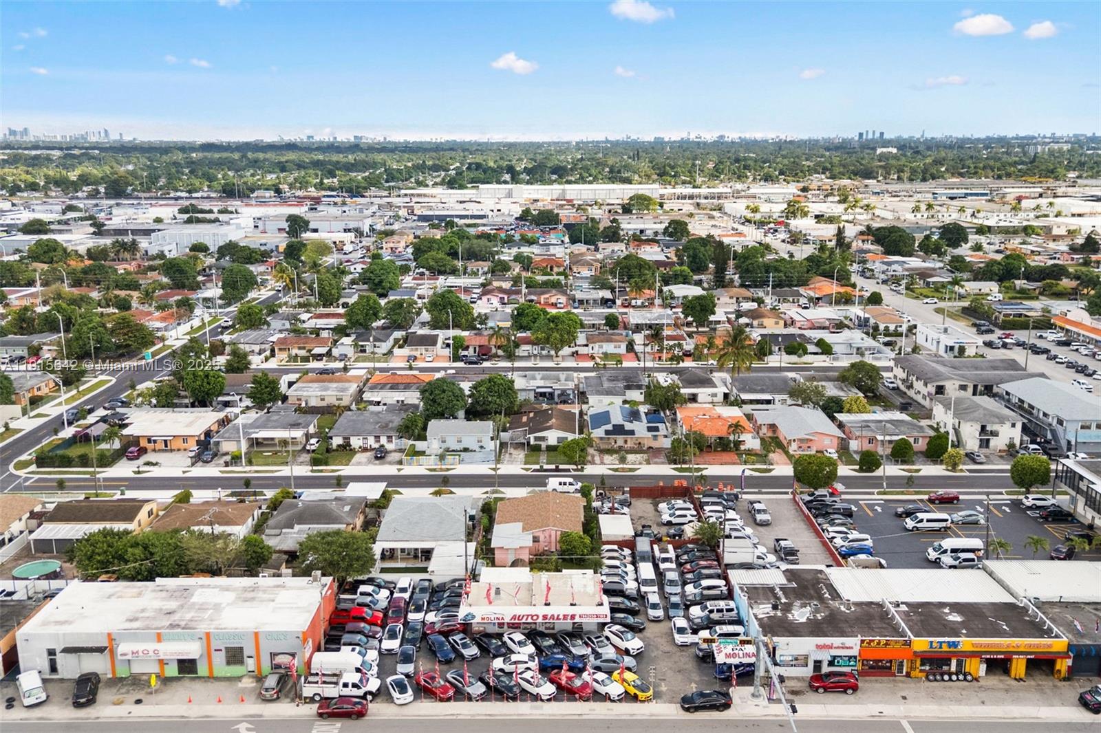   /   кв.футов $ 2025-11-17 0 Фото