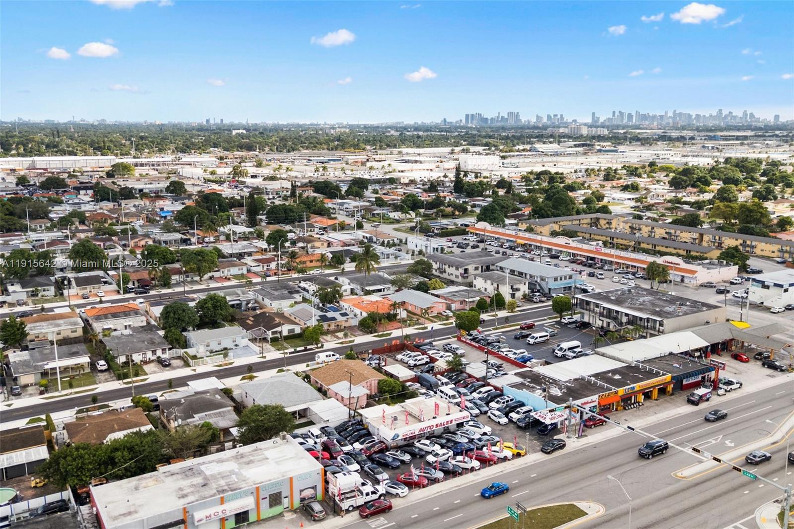   /   кв.футов $ 2025-11-17 0 Фото