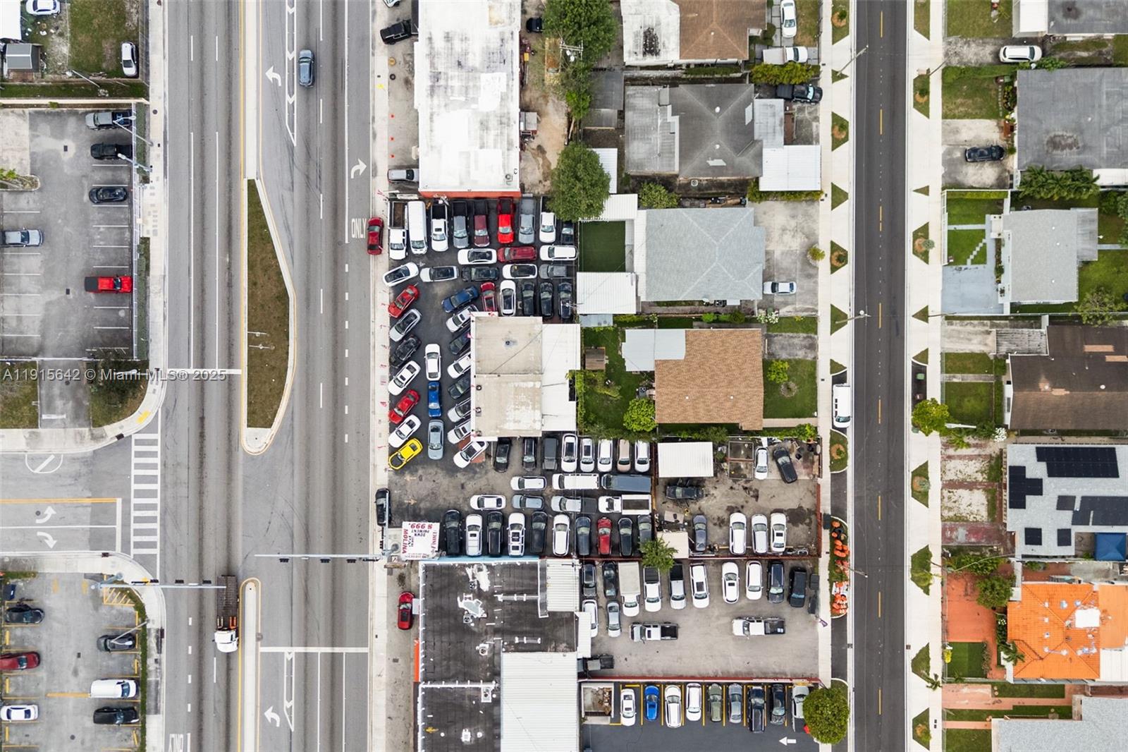   /   кв.футов $ 2025-11-17 0 Фото