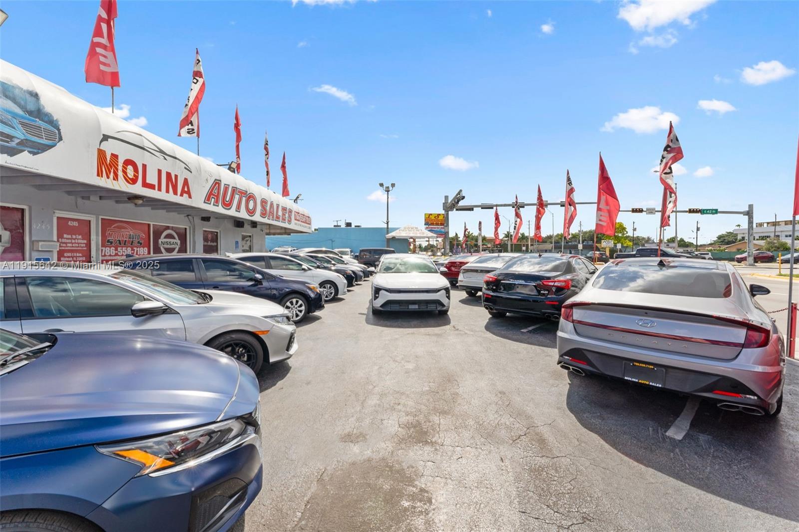   /   кв.футов $ 2025-11-17 0 Фото