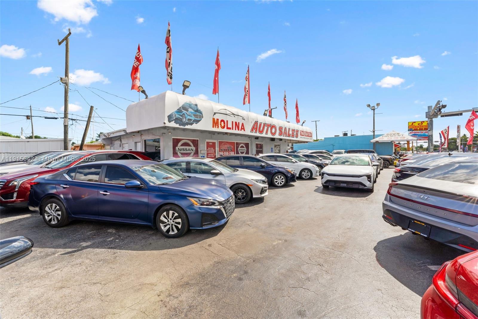   /   кв.футов $ 2025-11-17 0 Фото