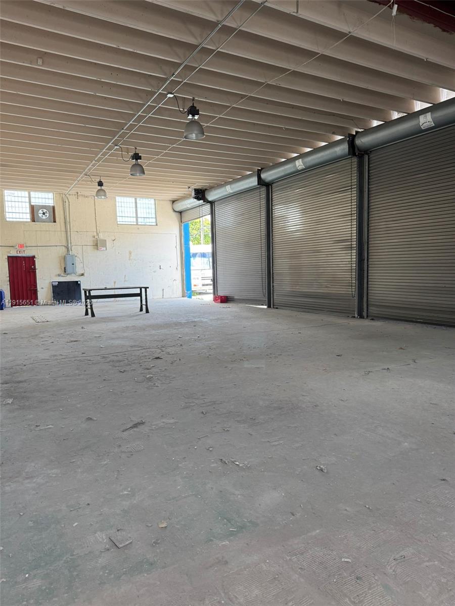 See details / sq. ft. $ 2025-11-17 0 Photo