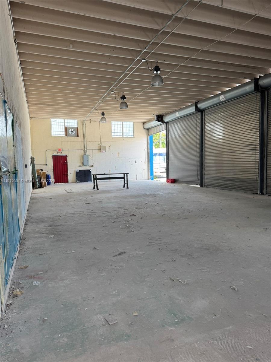 See details / sq. ft. $ 2025-11-17 0 Photo