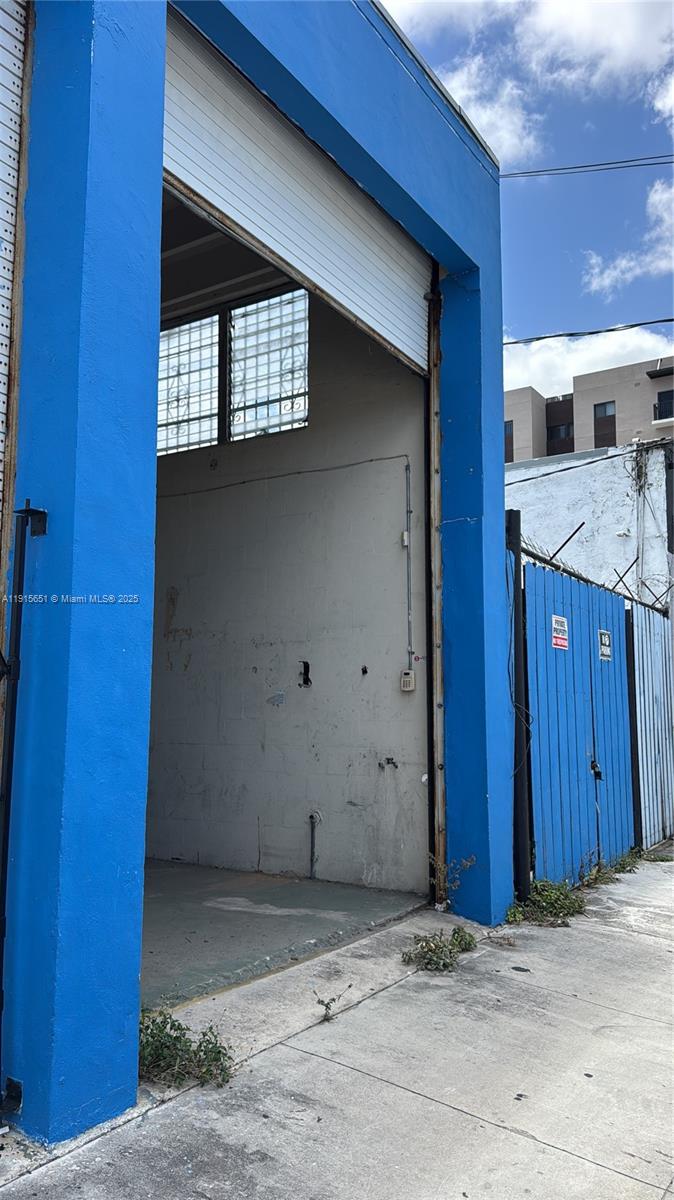 See details / sq. ft. $ 2025-11-17 0 Photo