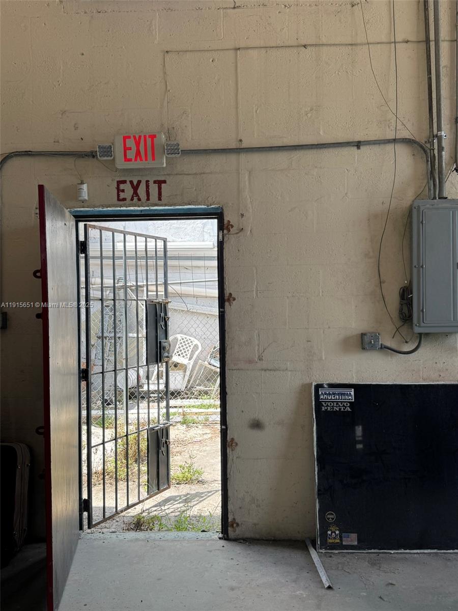 See details / sq. ft. $ 2025-11-17 0 Photo