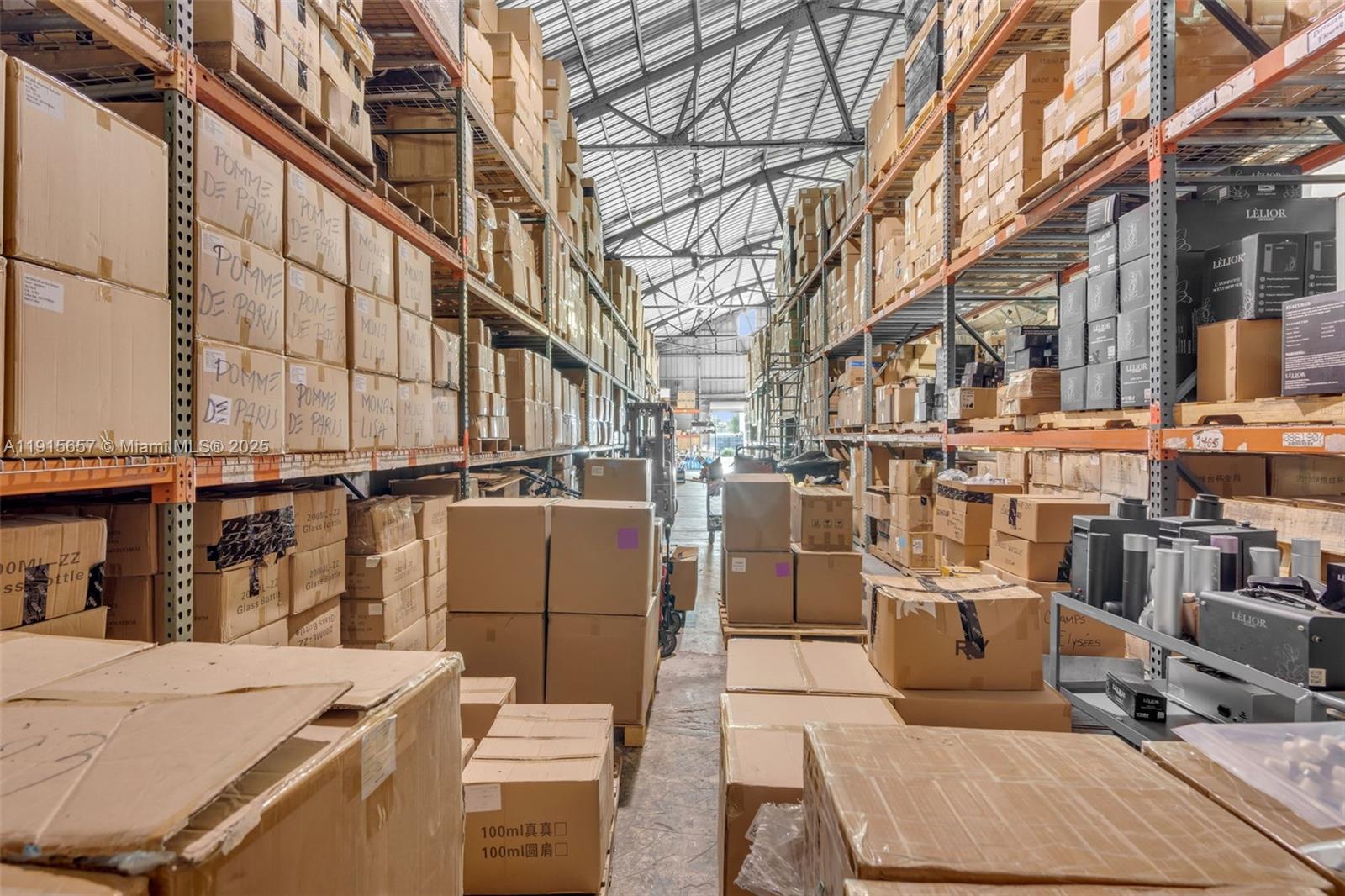   /   sq. ft. $ 2025-11-17 0 Photo