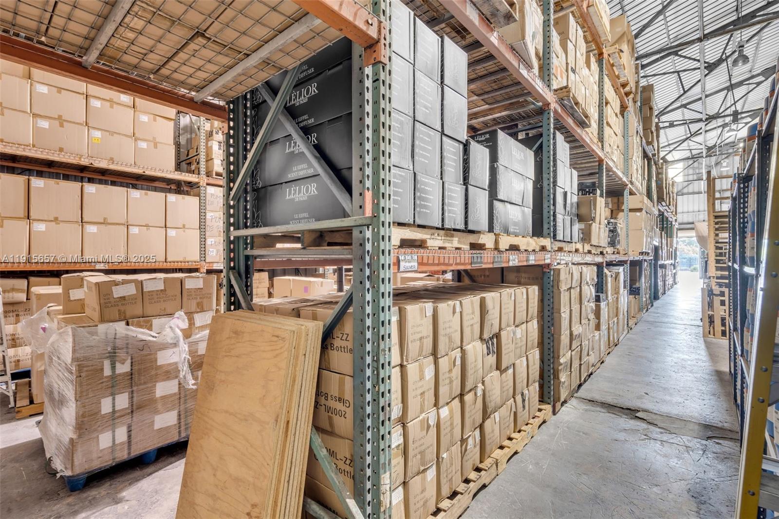   /   sq. ft. $ 2025-11-17 0 Photo