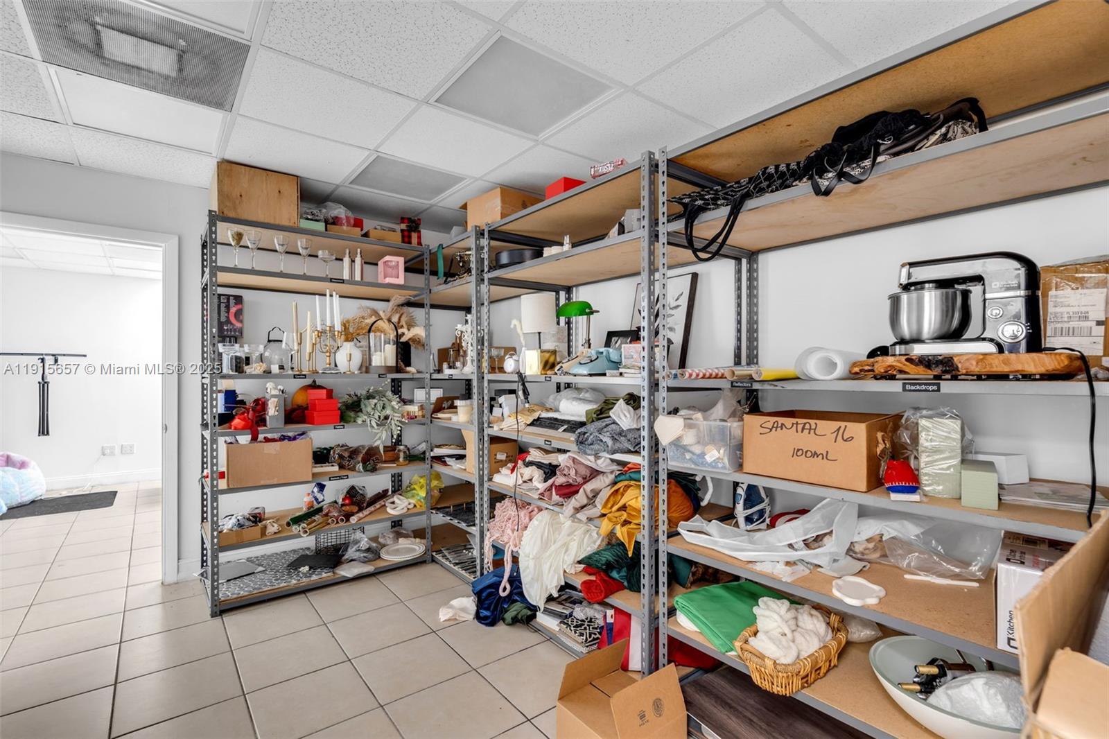   /   sq. ft. $ 2025-11-17 0 Photo