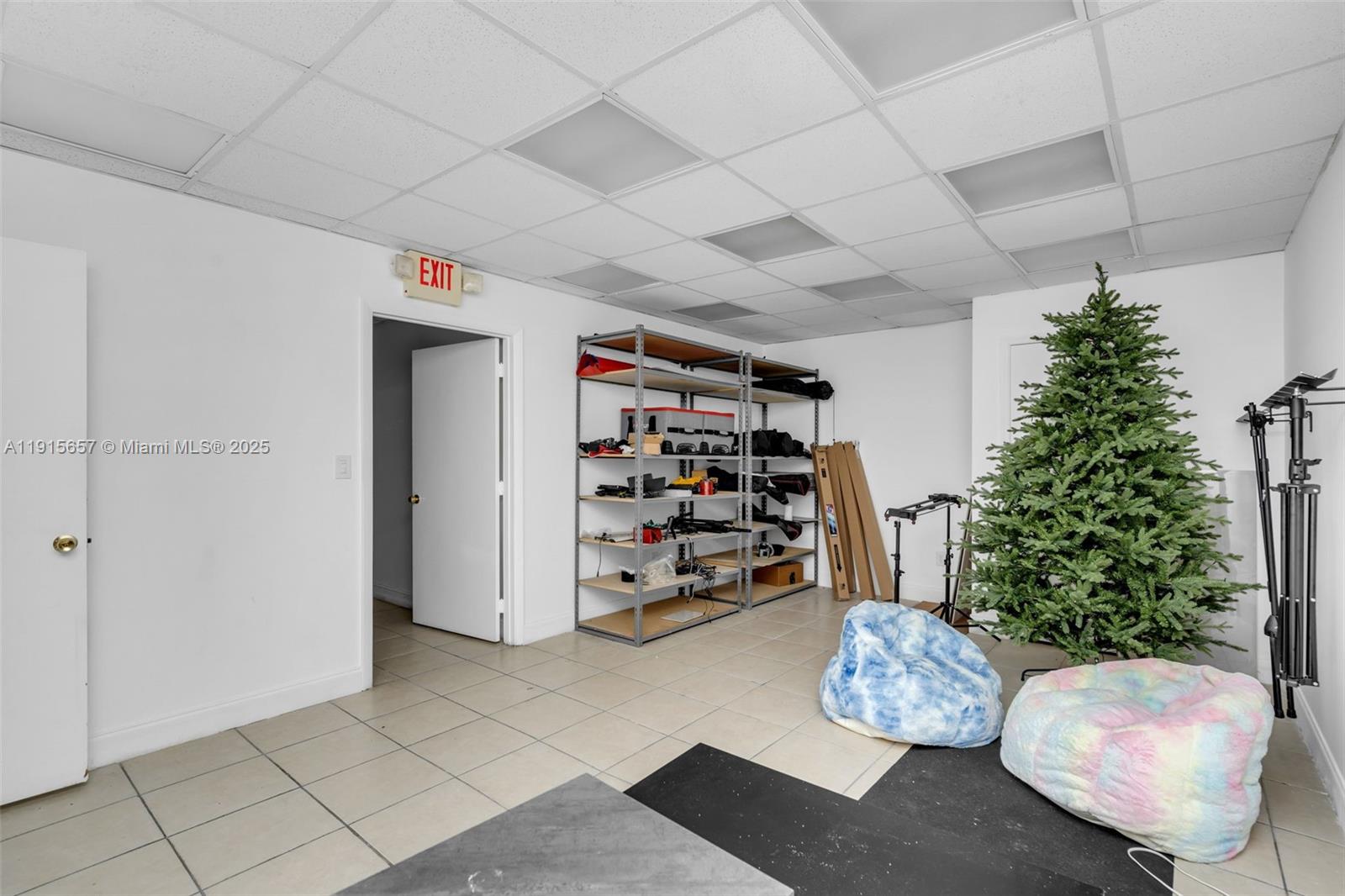   /   sq. ft. $ 2025-11-17 0 Photo