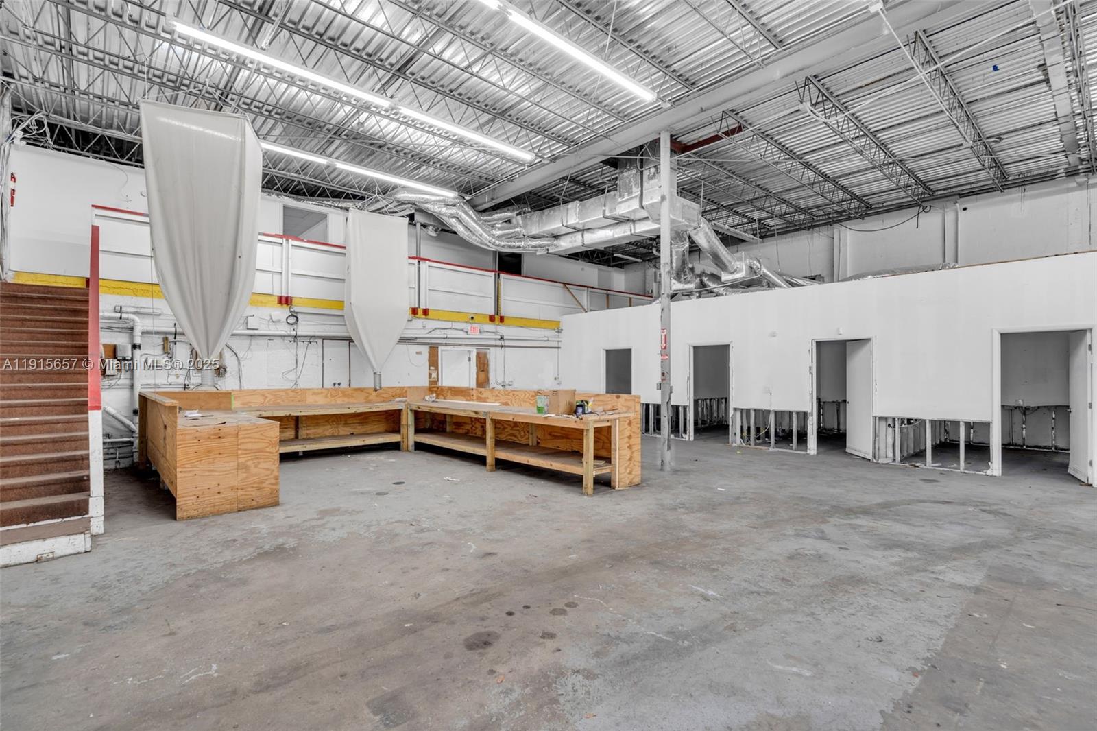   /   sq. ft. $ 2025-11-17 0 Photo